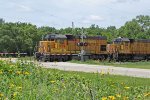 UPY 559 pushing across Prairie Hill Road